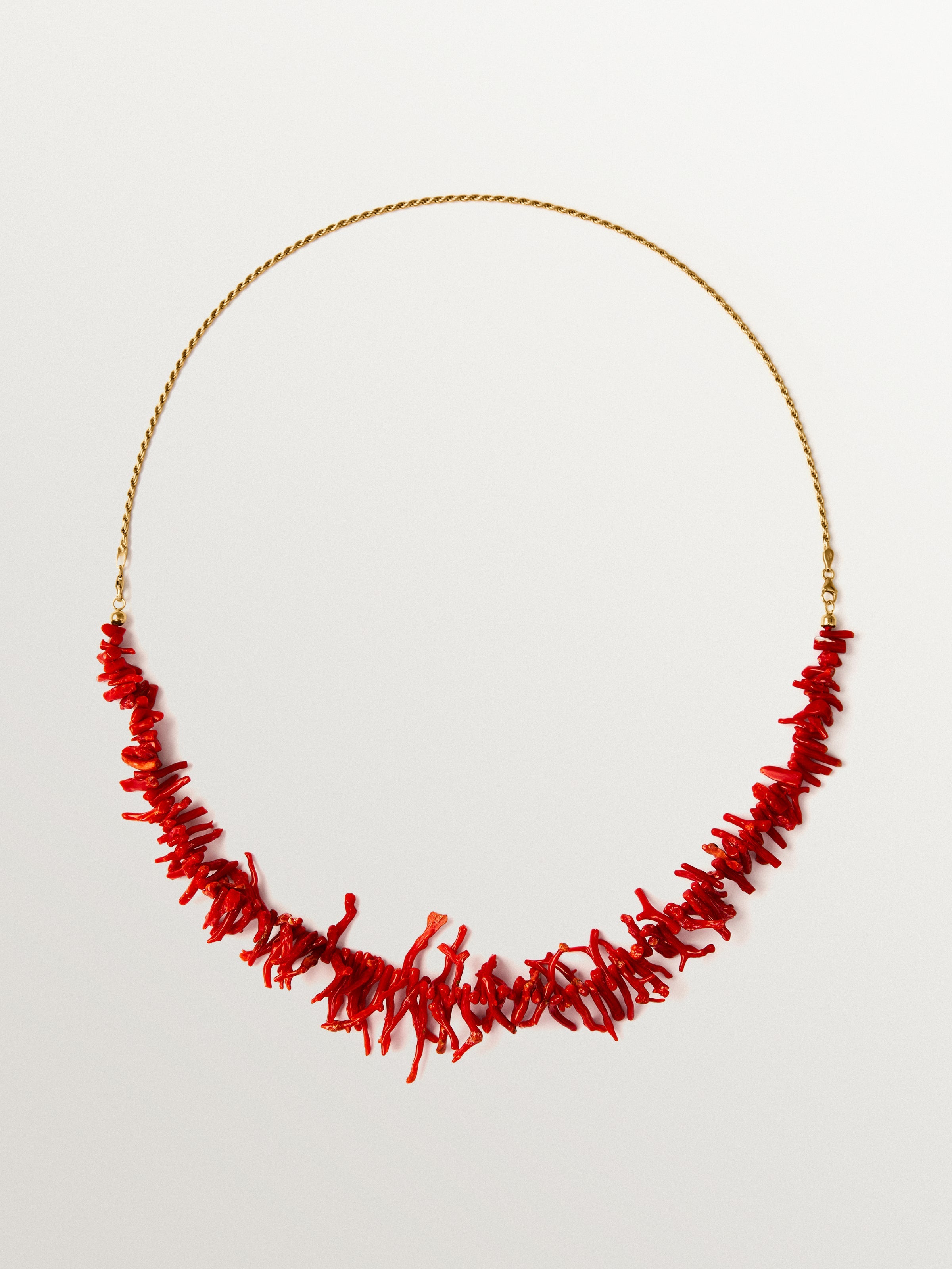 Collar de plata 925 bañada en oro de 18K con coral natural