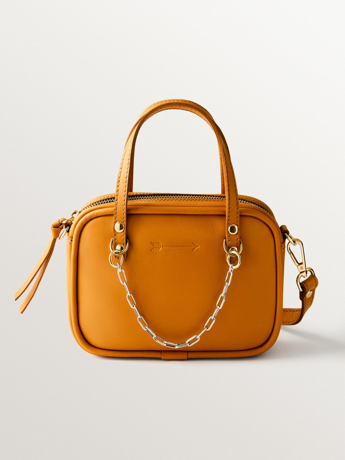 Bolso Sally´s Mustard con chain de plata 925 y cierres bañados en oro de 18K
