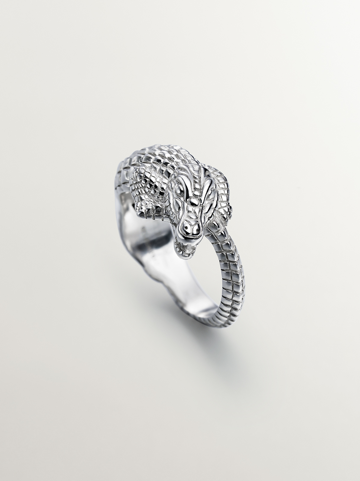 925 silver ring shaped like crocodile