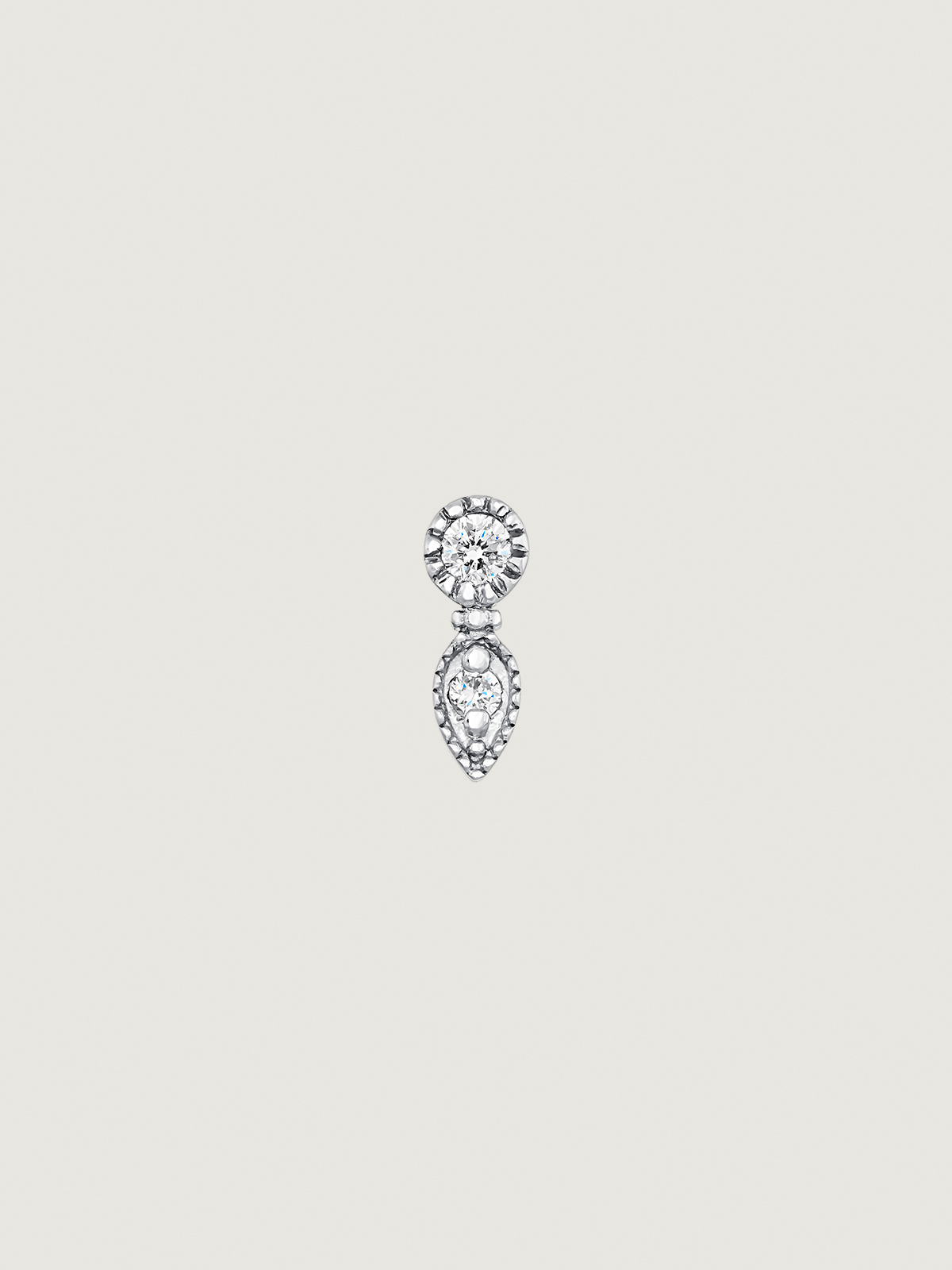 Boucle d'oreille en or blanc 9K en forme de goutte avec un diamant blanc