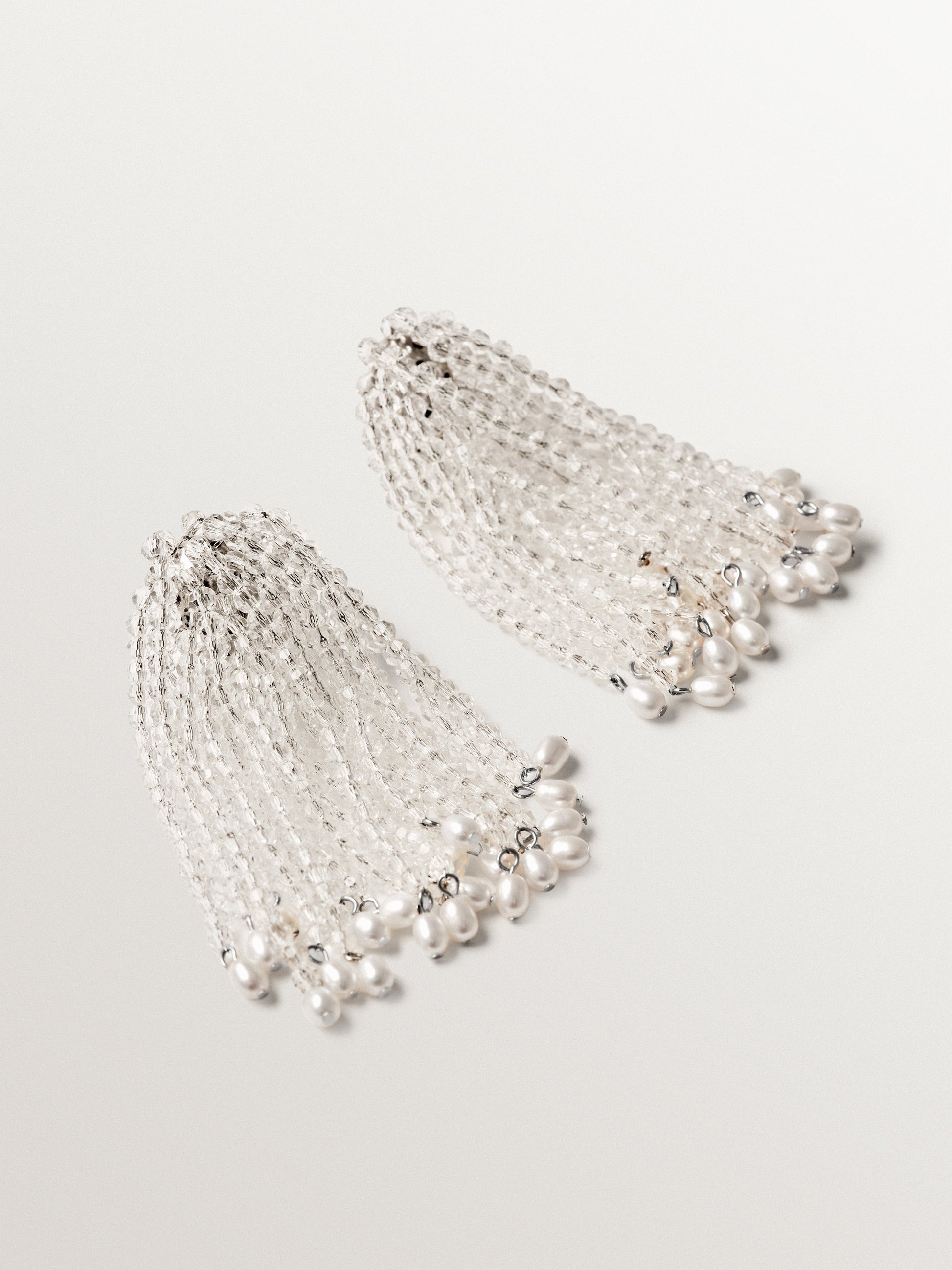 Pendientes en cascada con perlas barrocas y cristales