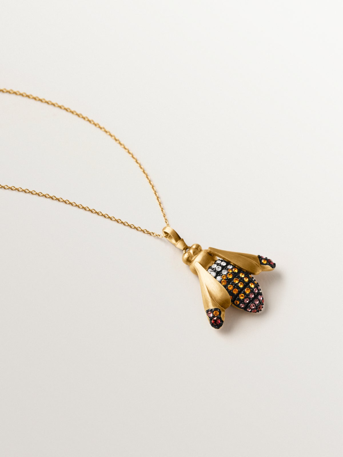 Charm con cristales y forma de libélula