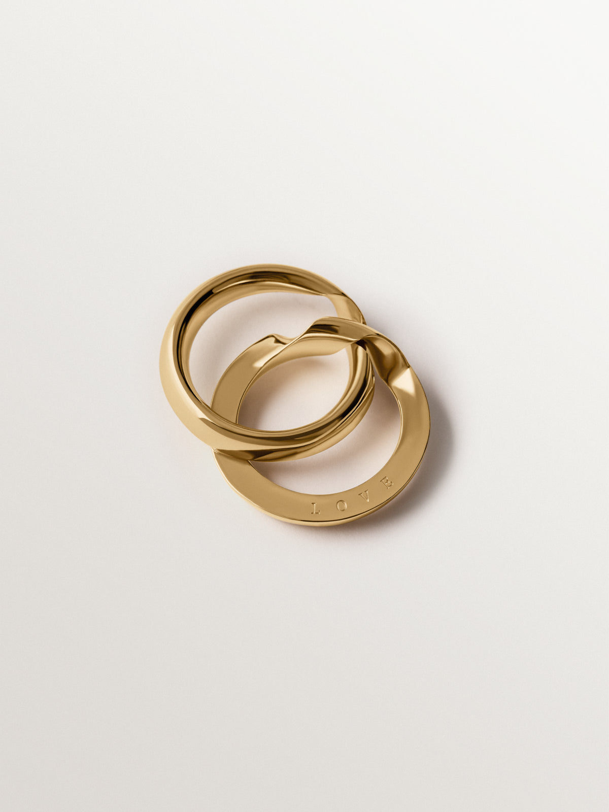 Anillo gimmel bañado en oro amarillo