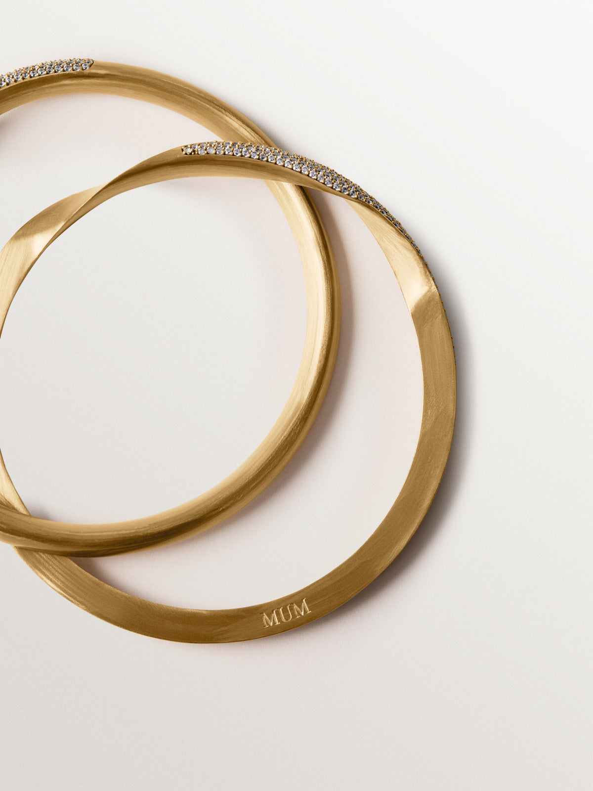 Yellow gold-plated gimmel bracelet with crystal pavé