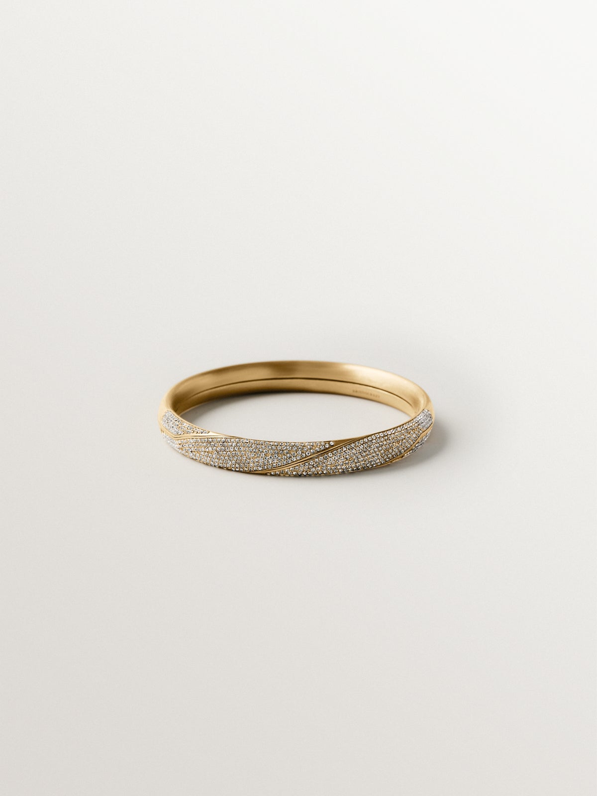 Pulsera gimmel bañada en oro amarillo con pavé de cristales