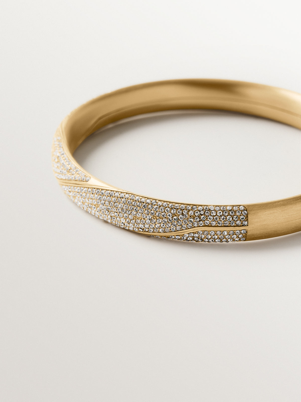 Pulsera gimmel bañada en oro amarillo con pavé de cristales