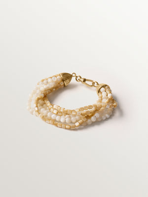 Pulsera bañada en oro amarillo con bolitas de nácar