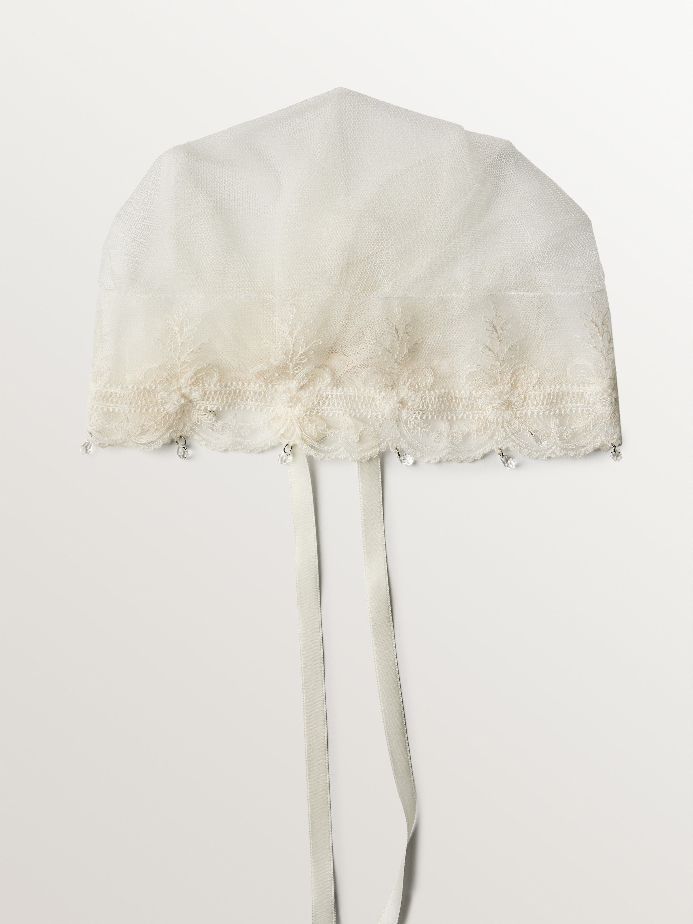 Casquete de encaje con cristales