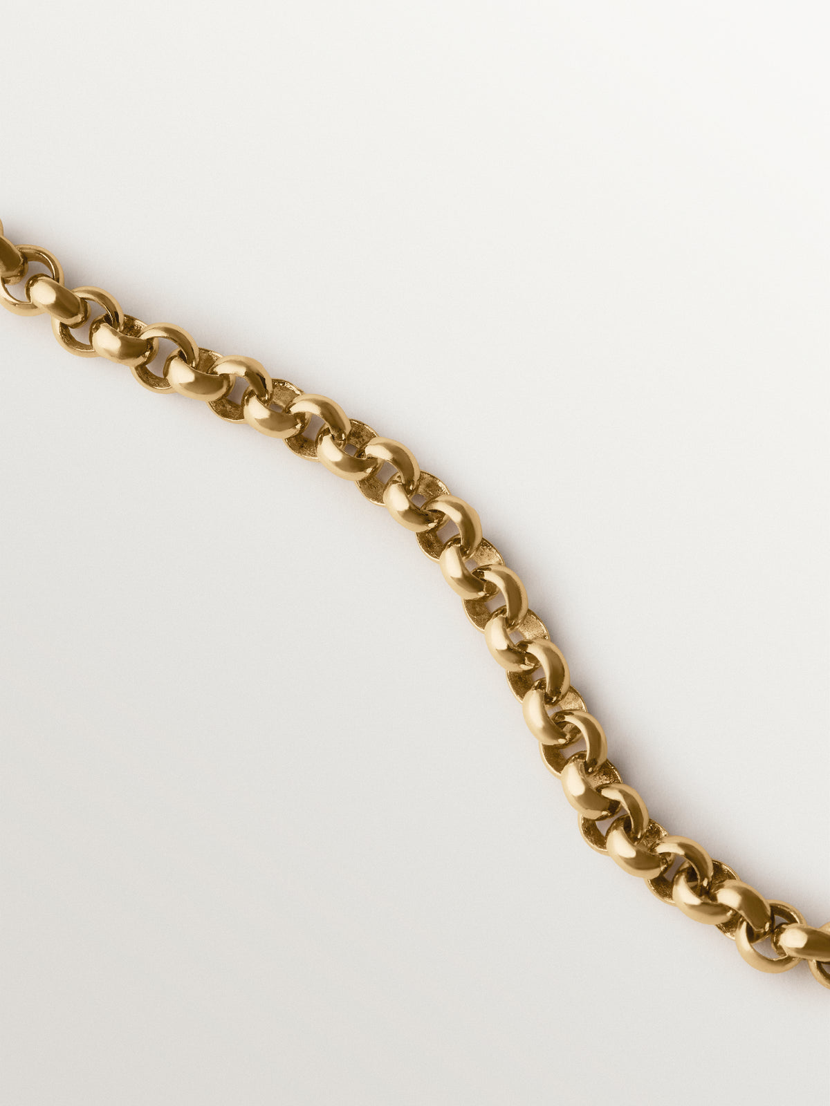 Collar bañado en oro amarillo de 18K con moneda