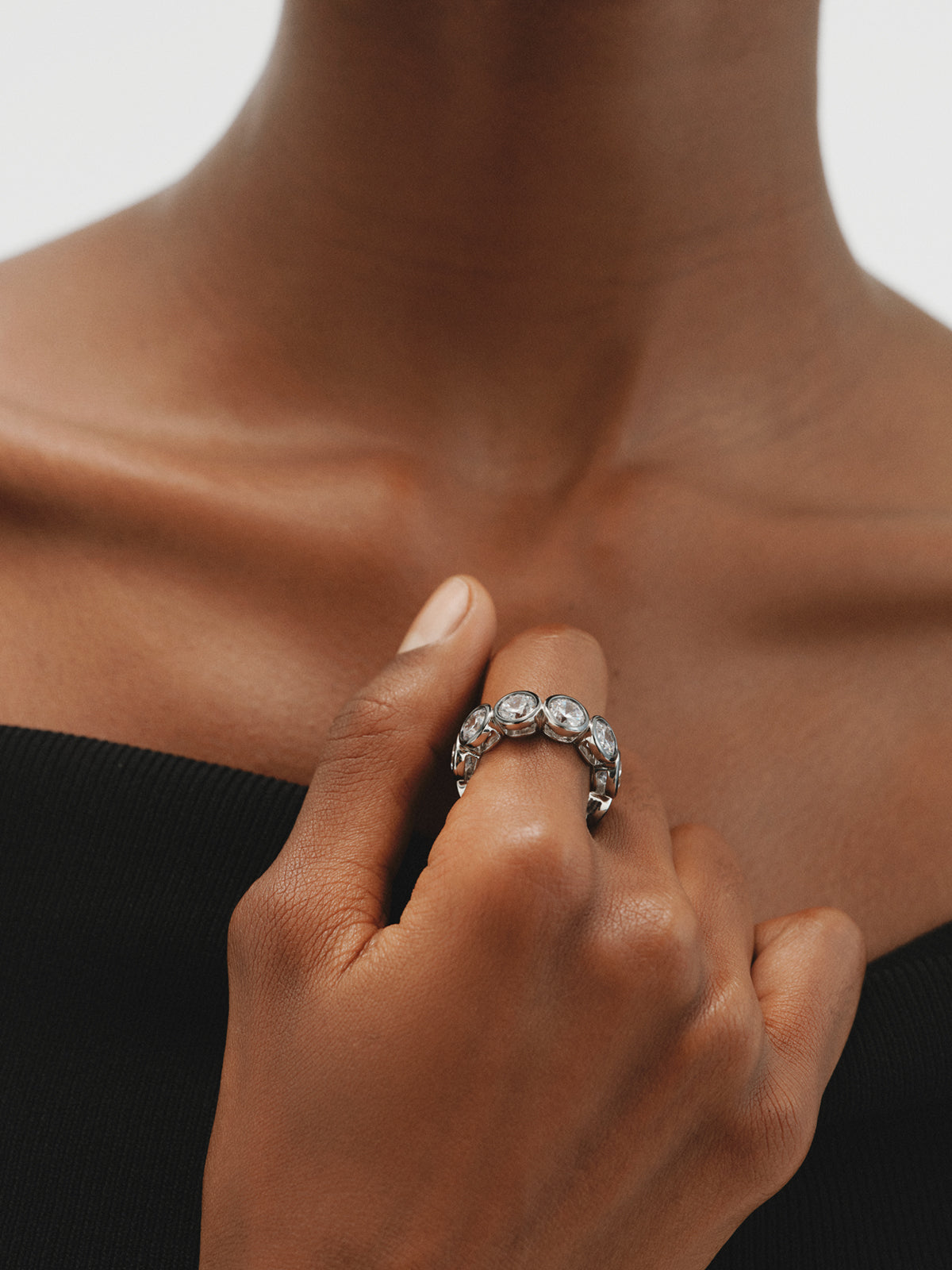 Anillo bicolor con cristales