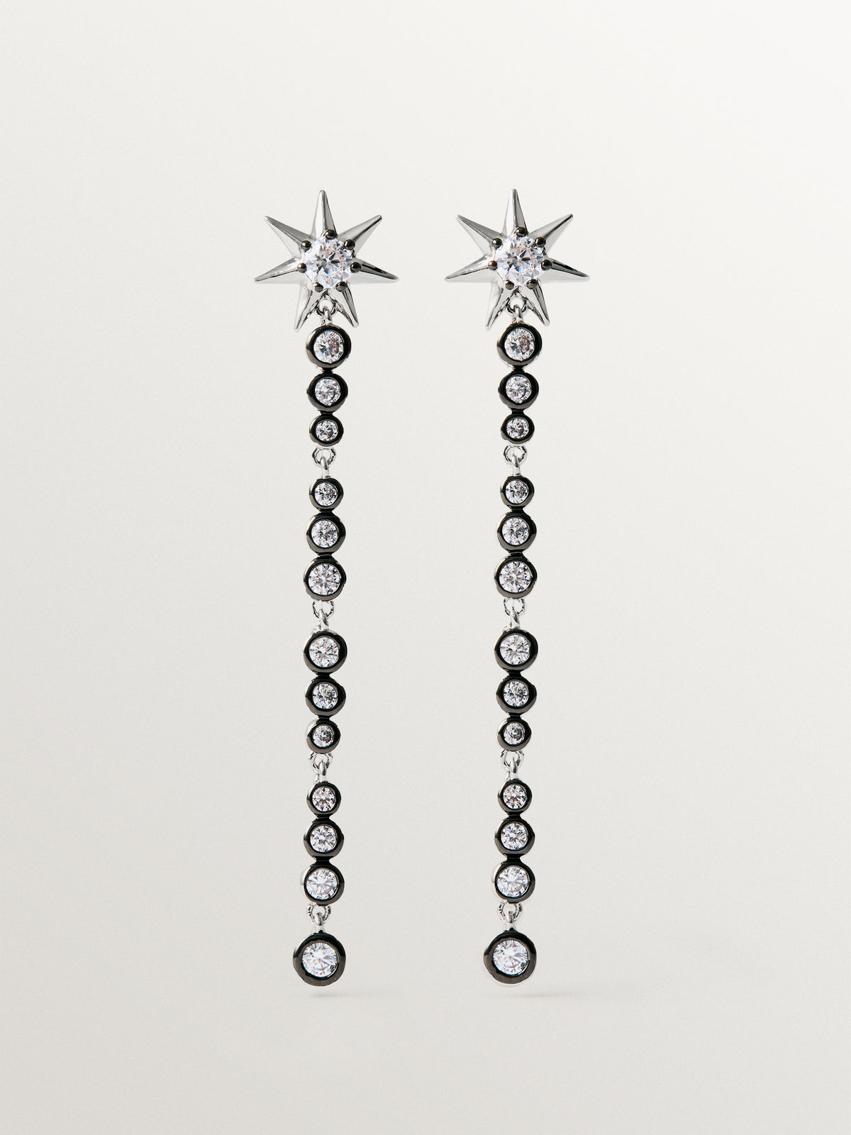 Pendientes largos bicolor con cristales y estrellas