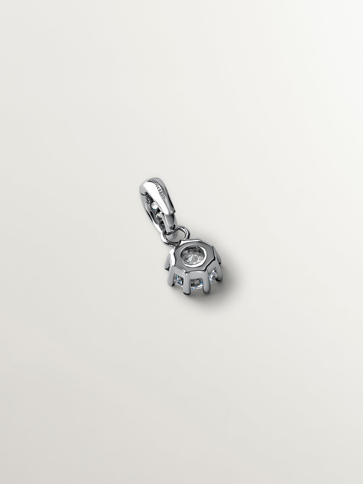 Charm bicolor con cristal pequeño