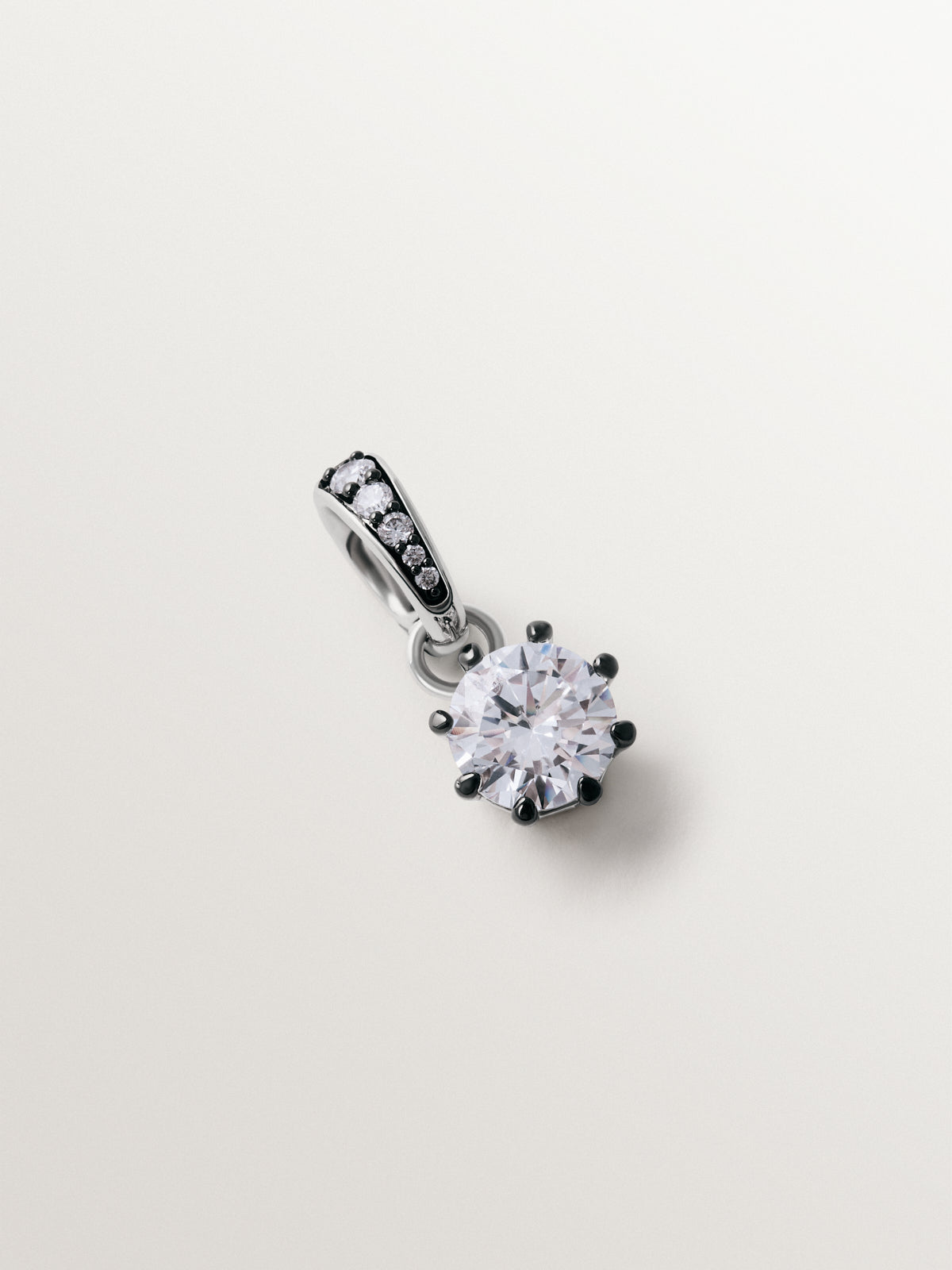 Charm bicolor con cristal pequeño