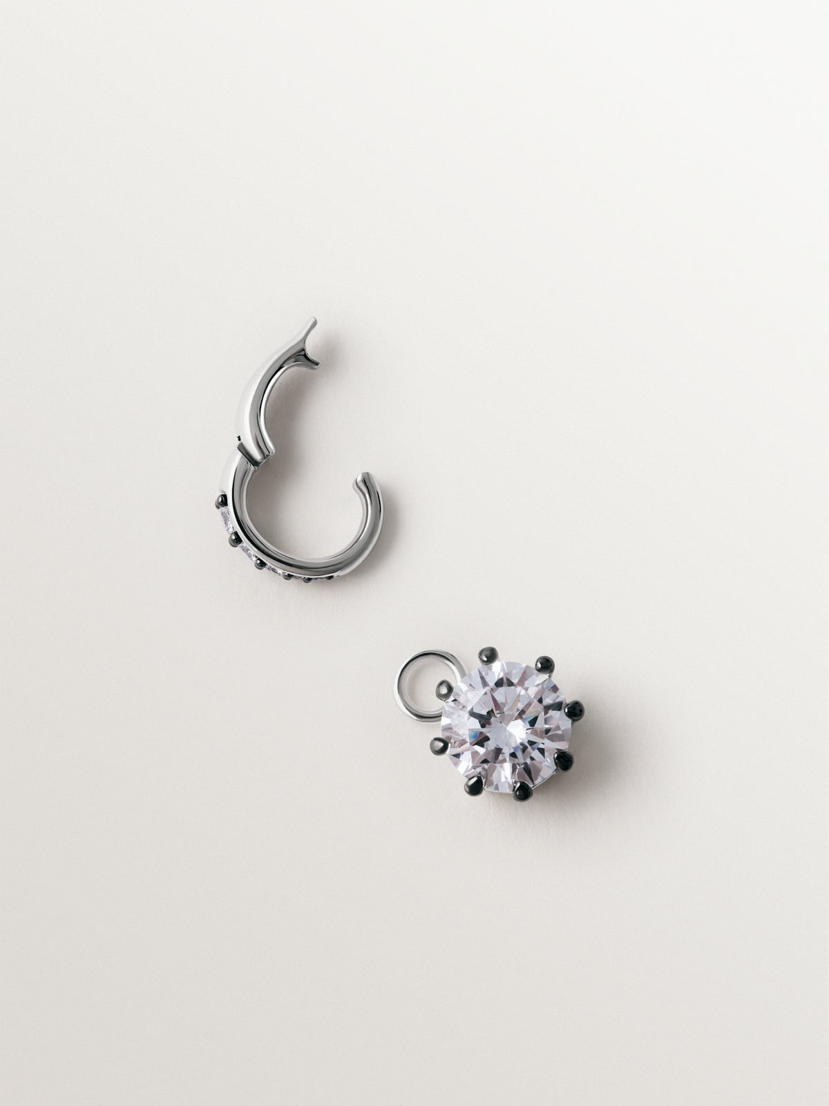 Charm bicolor con cristal pequeño