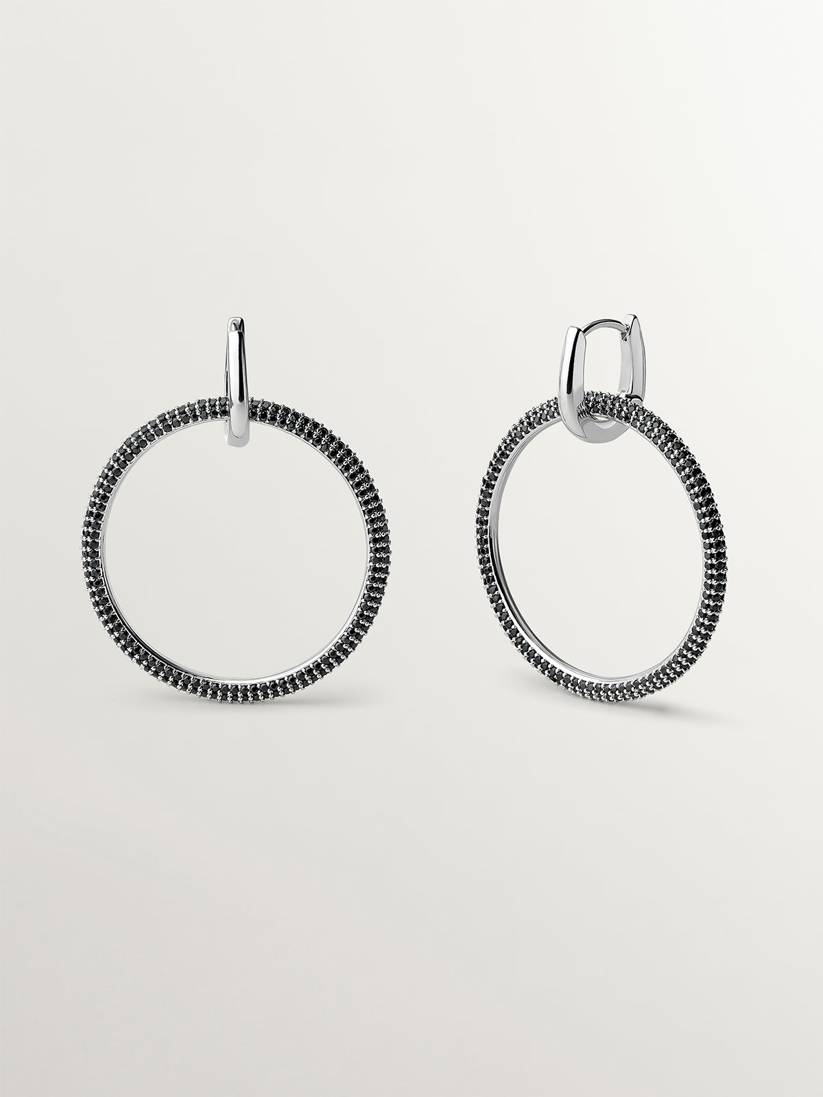 Pendientes de aro doble con cristales negros