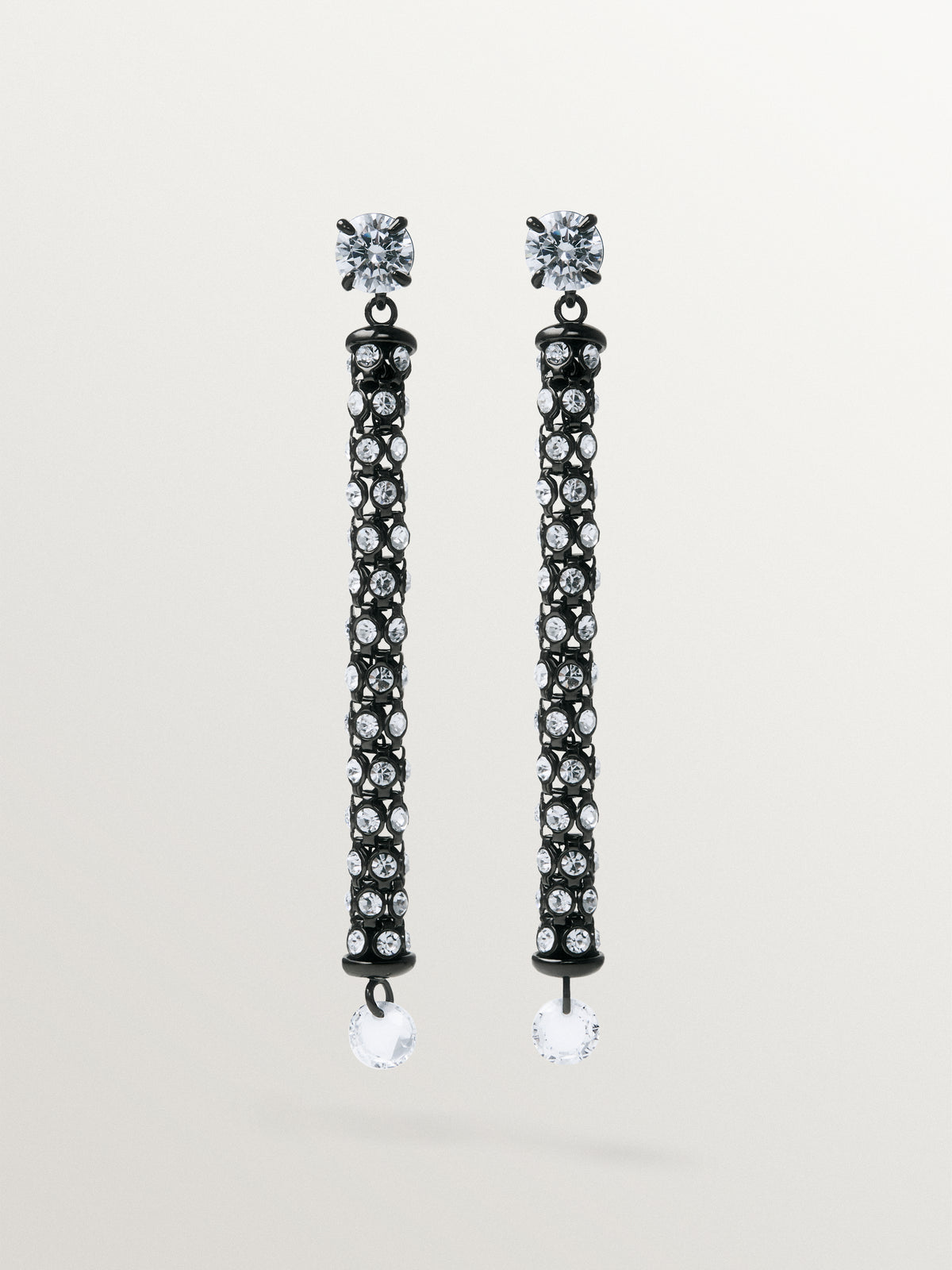 Pendientes largos en forma de tubo con cristales