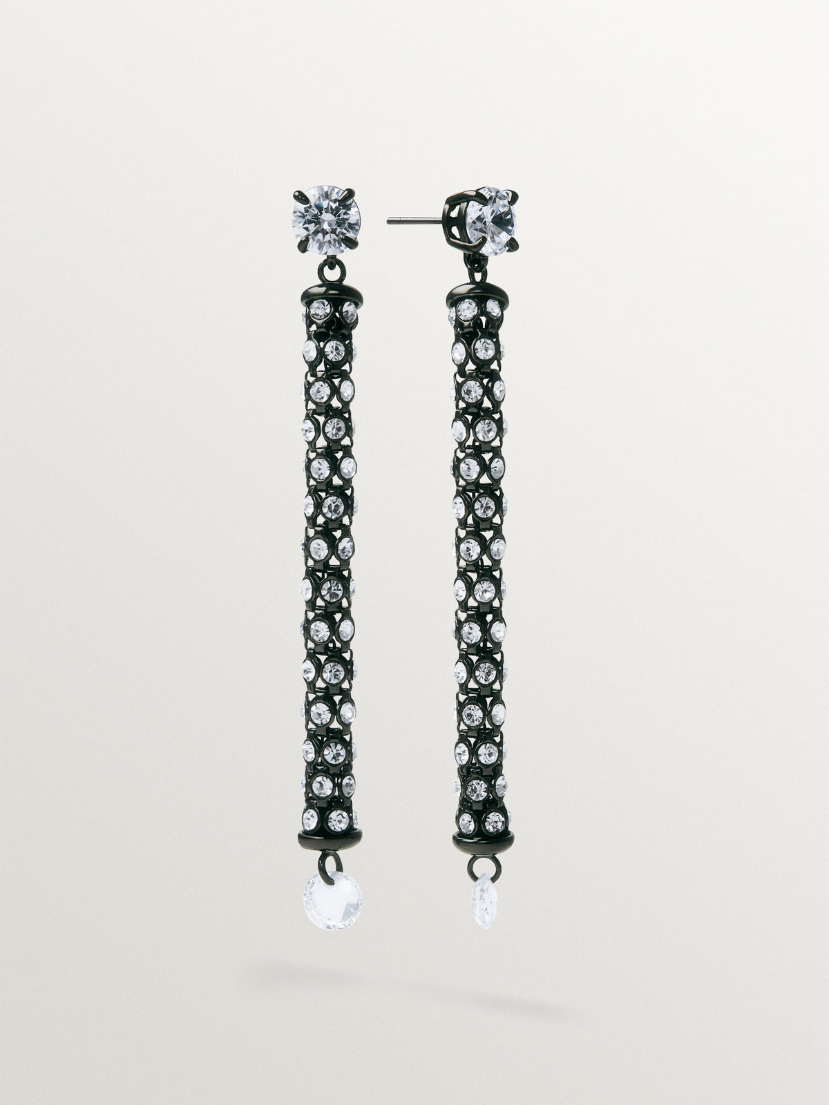 Pendientes largos en forma de tubo con cristales