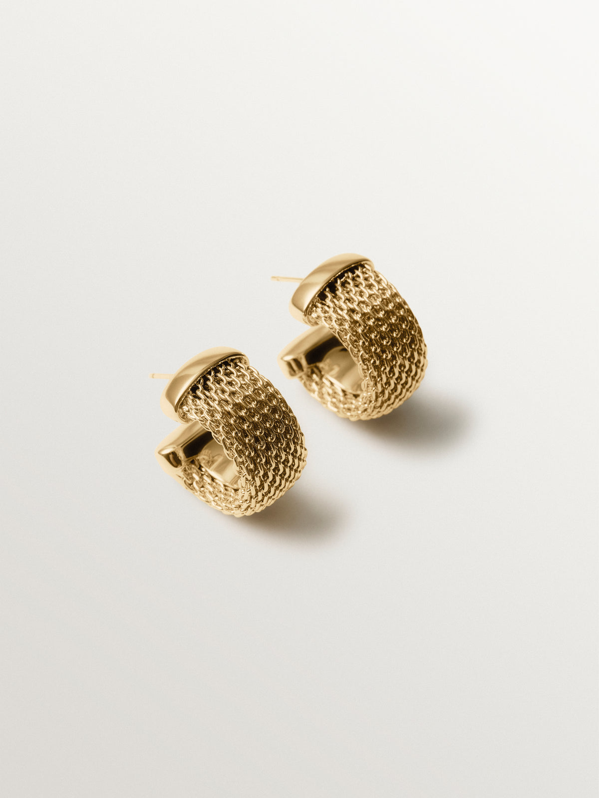 Pendientes de malla bañados en oro amarillo de 18K