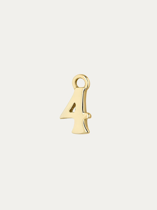 Charm de oro amarillo de 14K con número 4