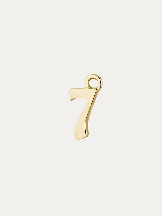 Charm de oro amarillo de 14K con número 7