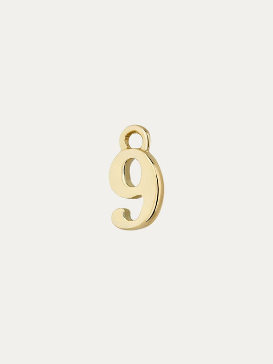 Charm de oro amarillo de 14K con número 9
