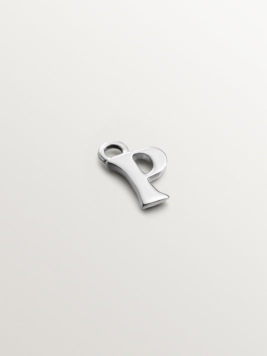 Charm de oro blanco de 14K con inicial P