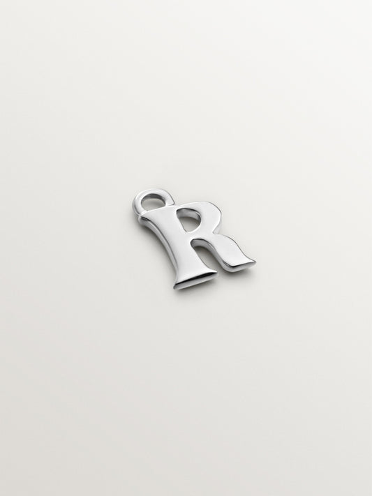 Charm de oro blanco de 14K con inicial R