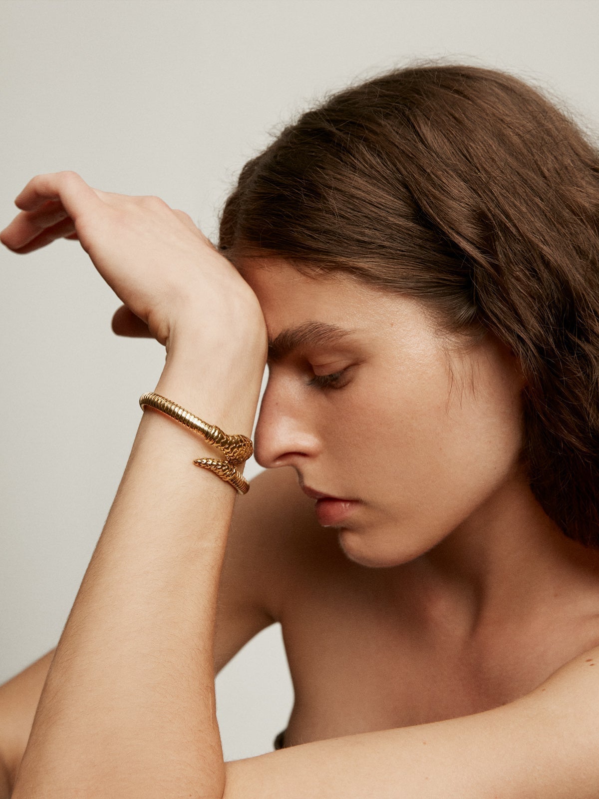 Pulsera rígida de plata 925 bañada en oro amarillo de 18K con forma de serpiente