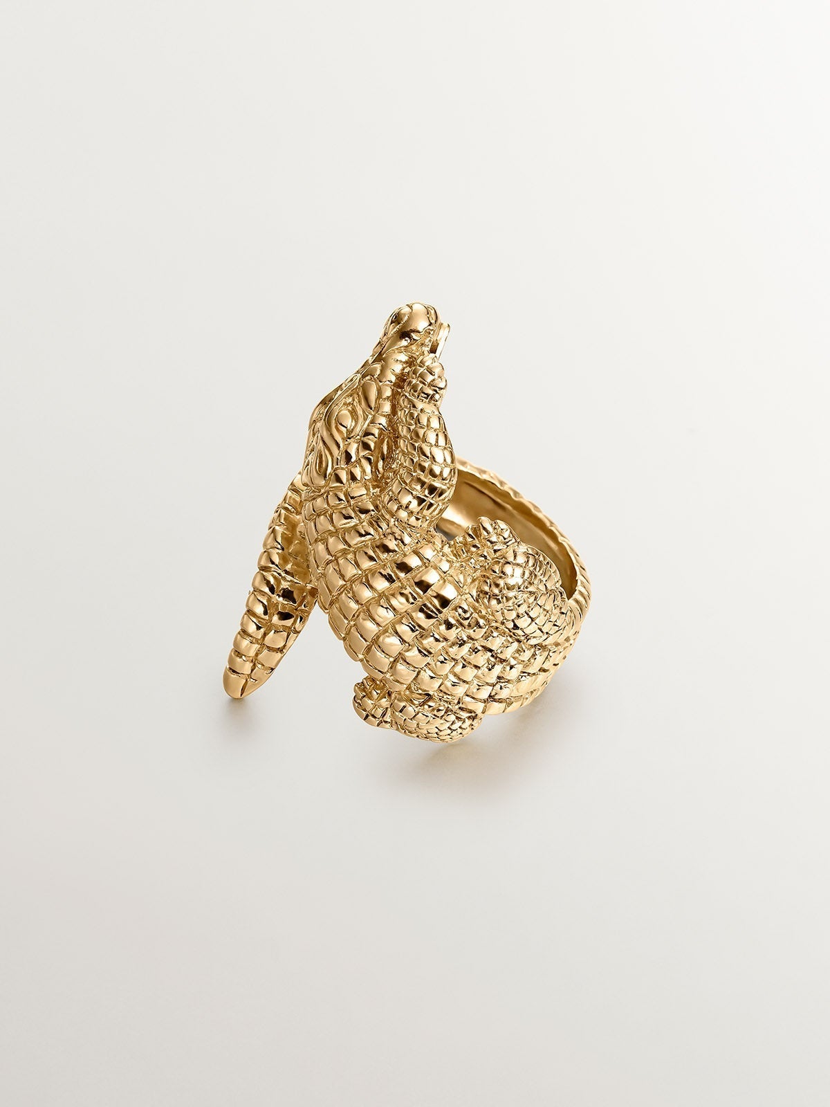 925 Silver wide ring, dipped in 18K yellow gold, in the shape of a crocodile.
