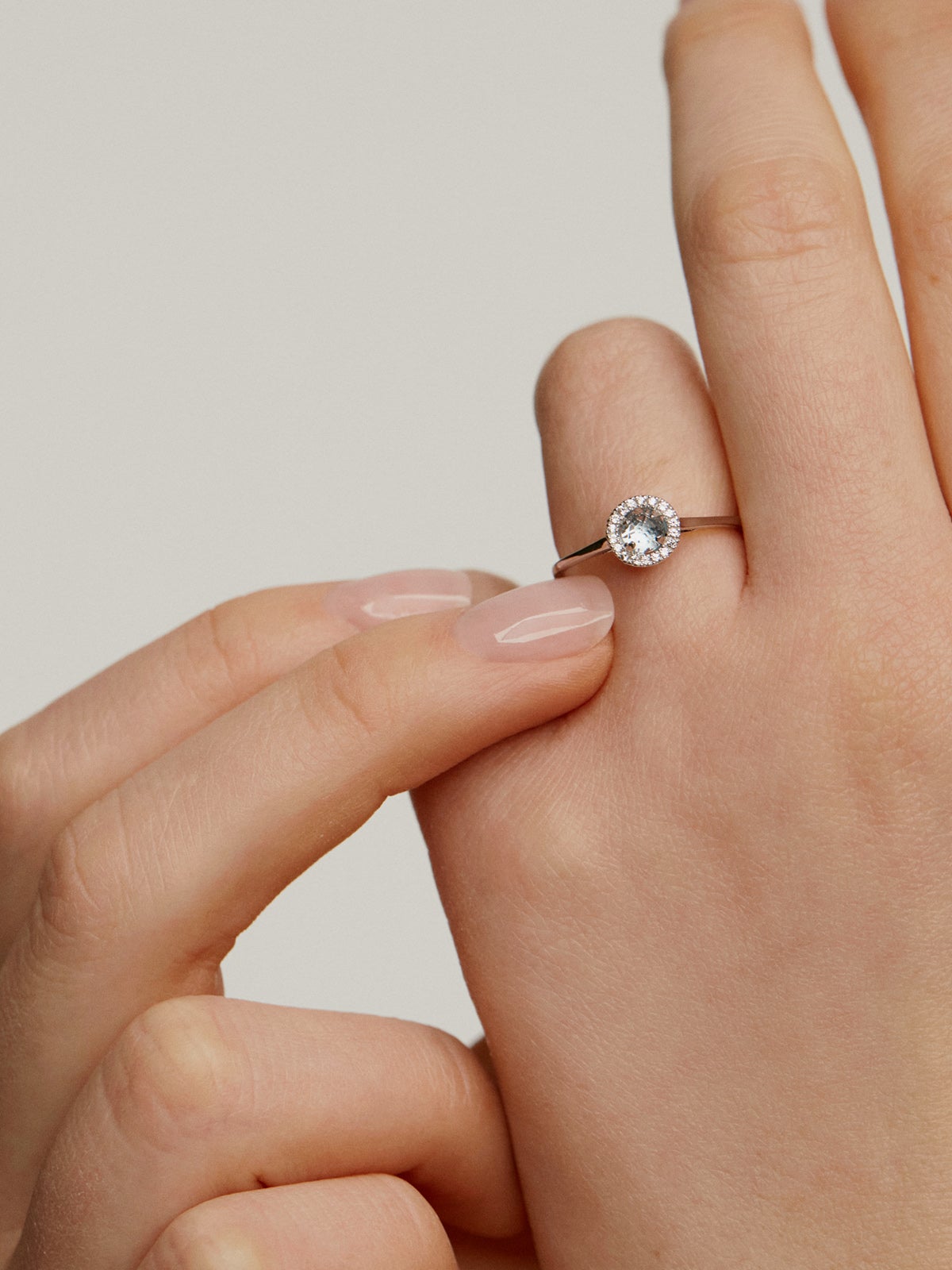 Borneobulletin Anillo Topacio Azul Tous Anillo Oro Blanco Con