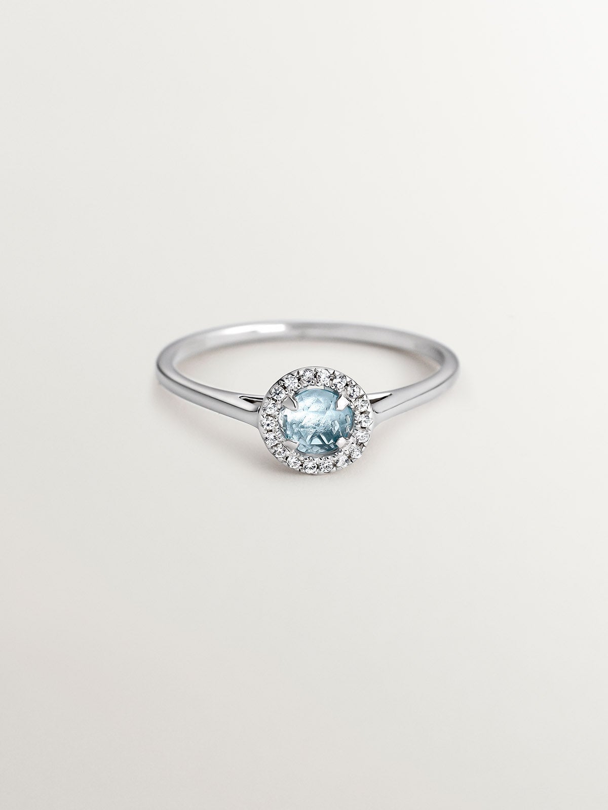 Anillo de plata 925 con topacio azul y zafiros blancos