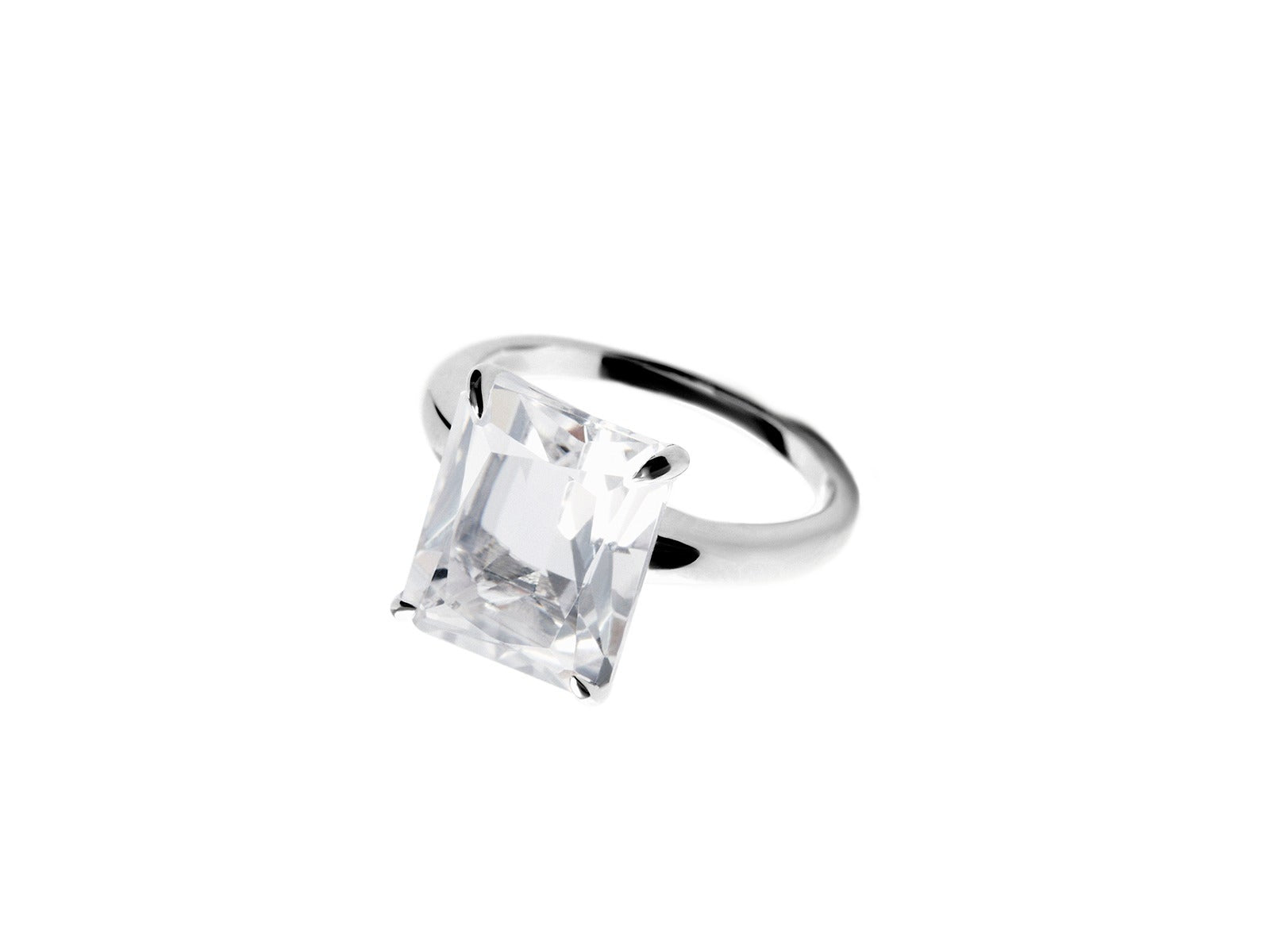 Anillo solitario de plata 925 con cuarzo blanco