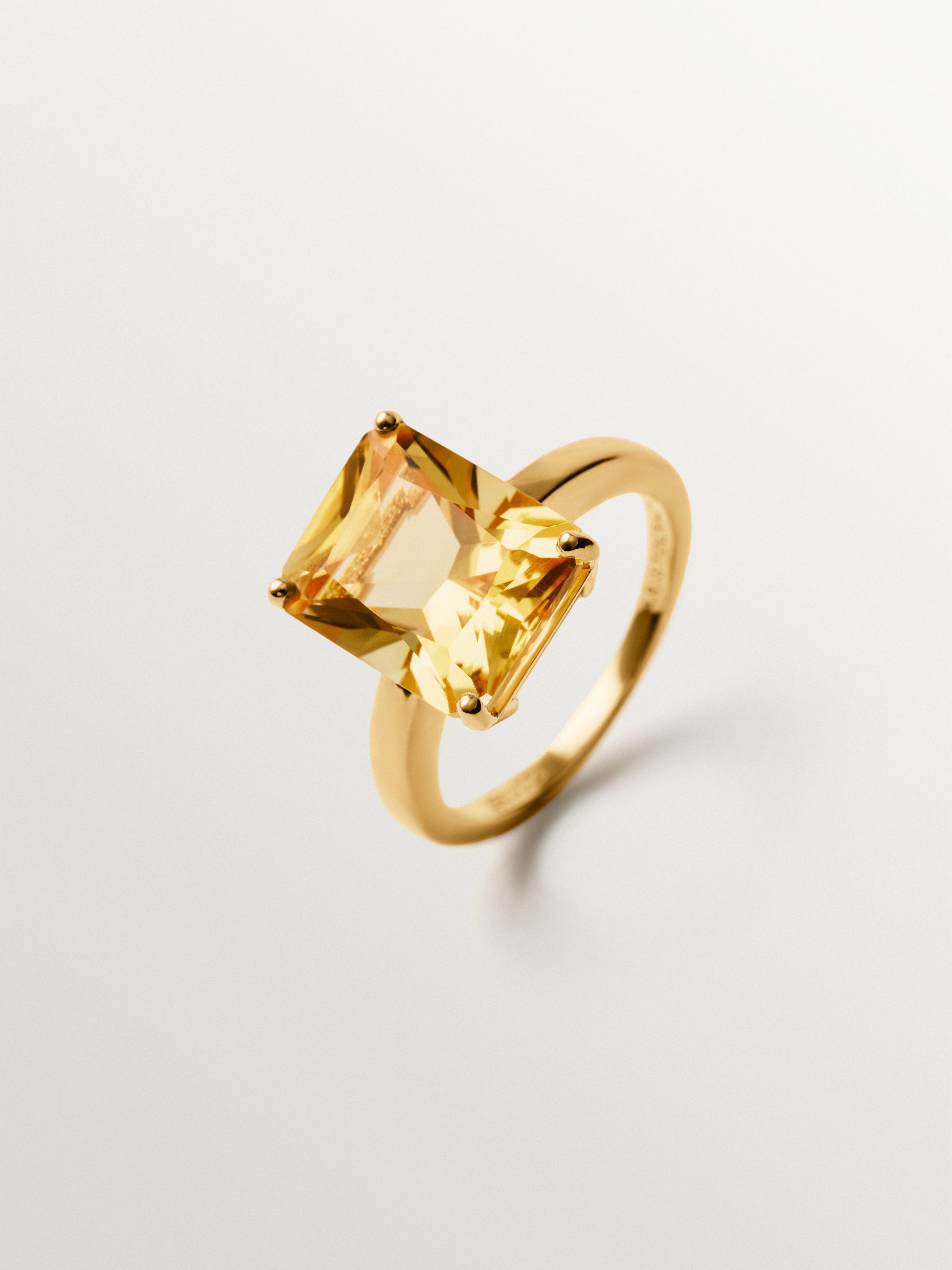 Anillo de plata 925 bañada en oro amarillo de 18K con citrino naranja