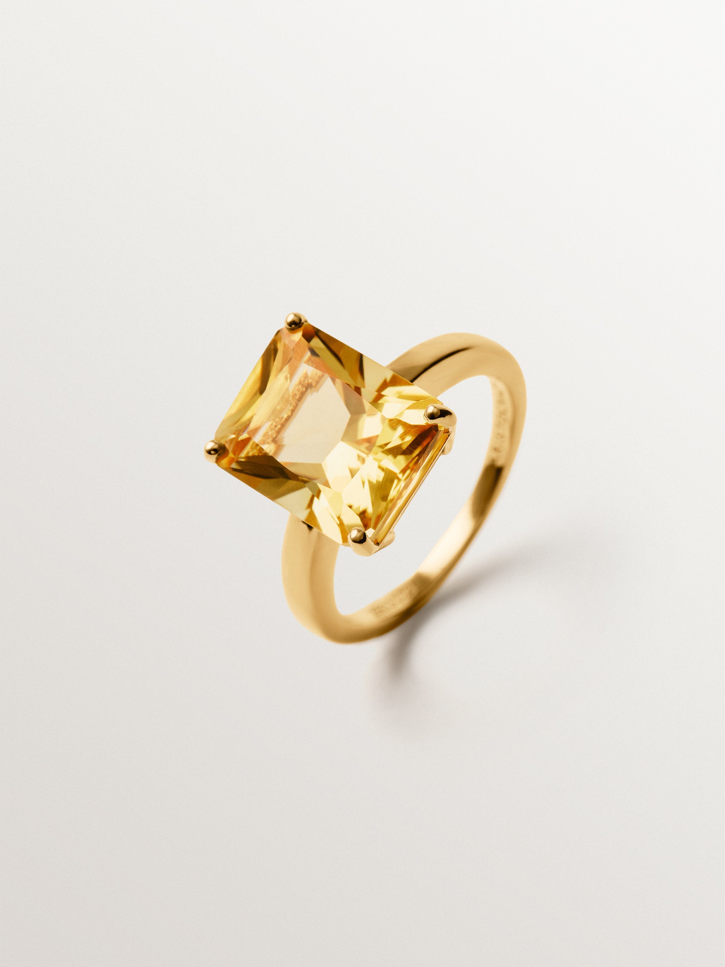 Anillo de plata 925 bañada en oro amarillo de 18K con citrino naranja