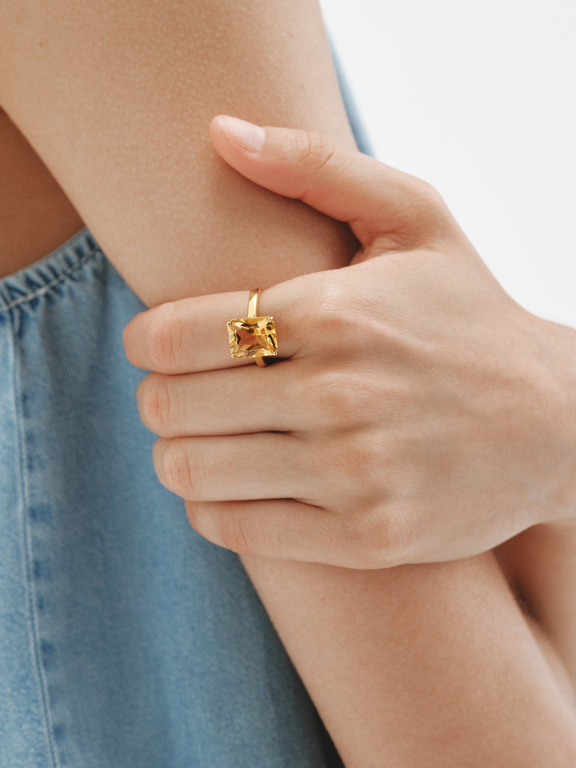 Anillo de plata 925 bañada en oro amarillo de 18K con citrino naranja