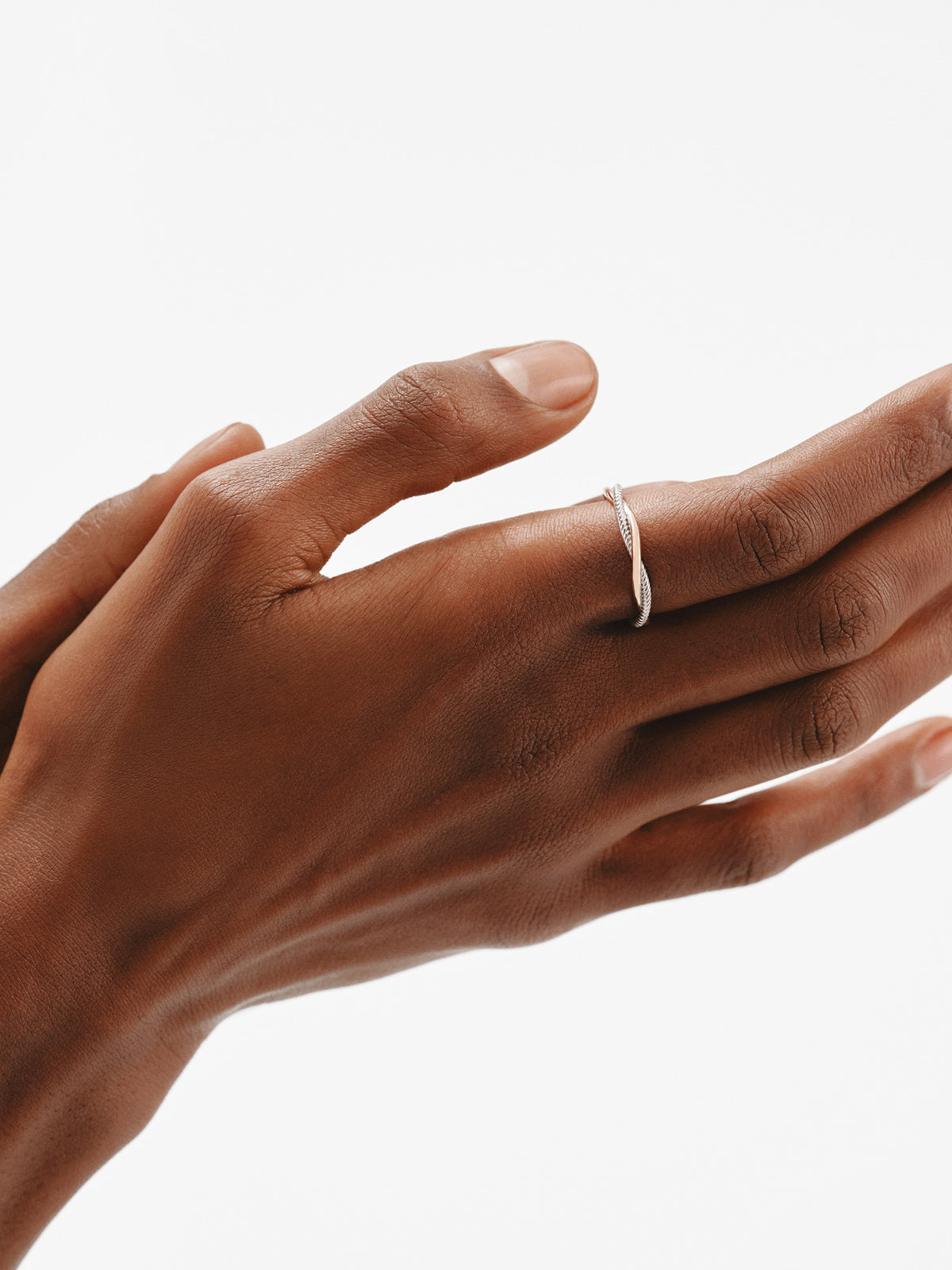 Anillo doble trenzado de plata 925 bañada en oro rosa de 18K