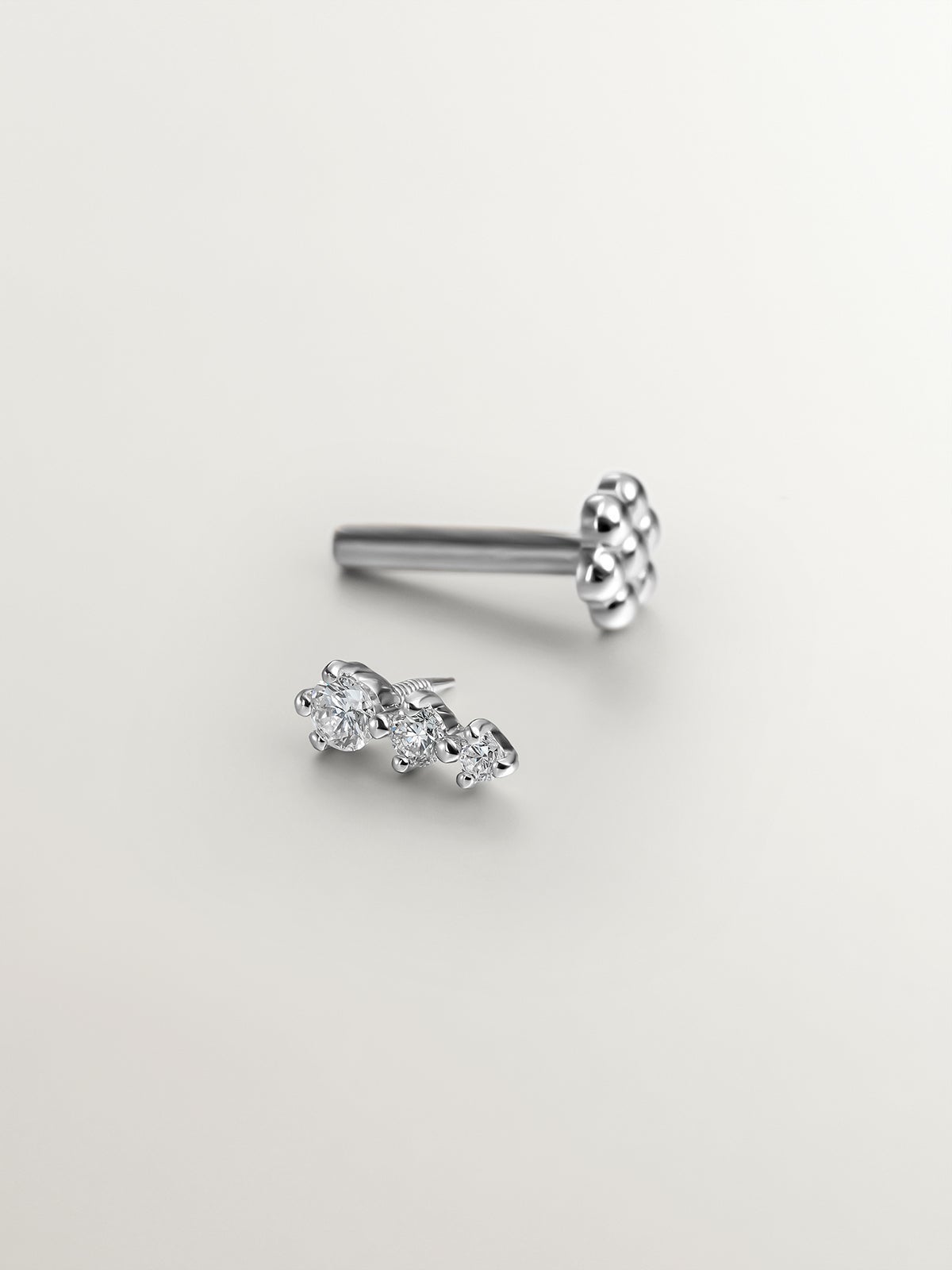 Piercing de oro blanco de 18k con diamantes