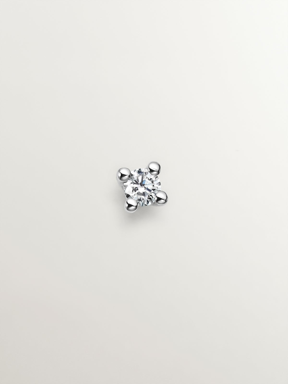 Pendiente individual de oro blanco de 18K con diamante en talla brillante