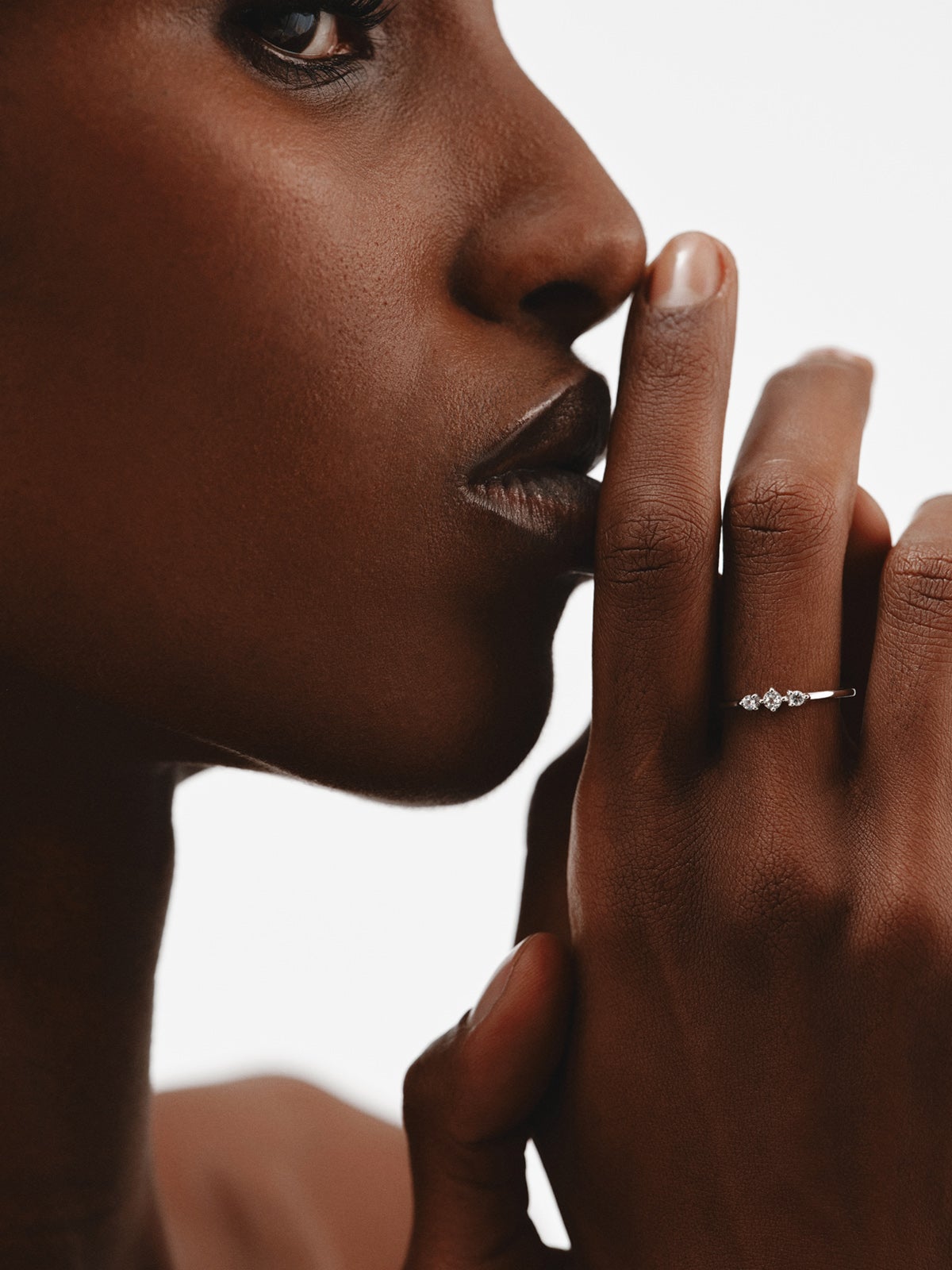 Anillo de plata 925 con topacios blancos