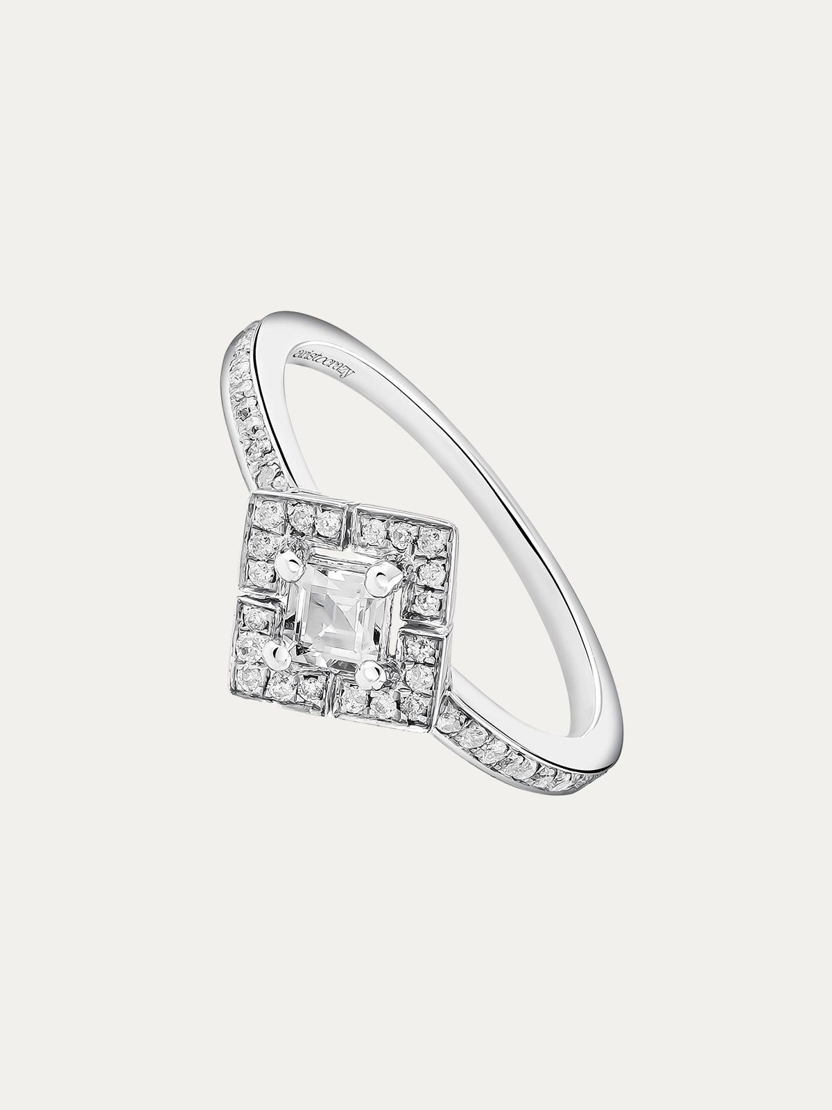 Anillo de plata con topacio cuadrado