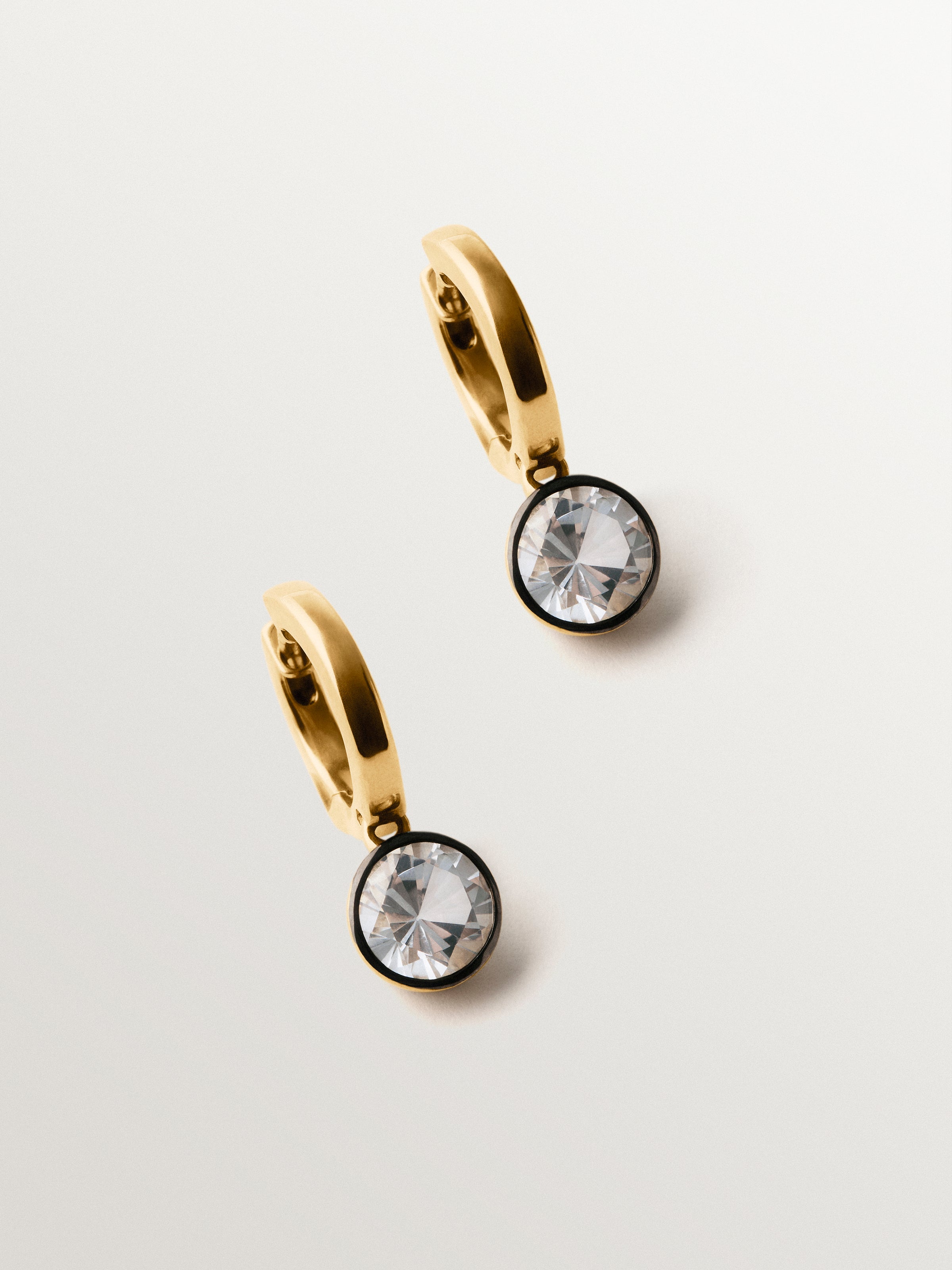 Pendientes de aro bicolor de plata 925 bañada en oro amarillo de 18K con topacios blancos