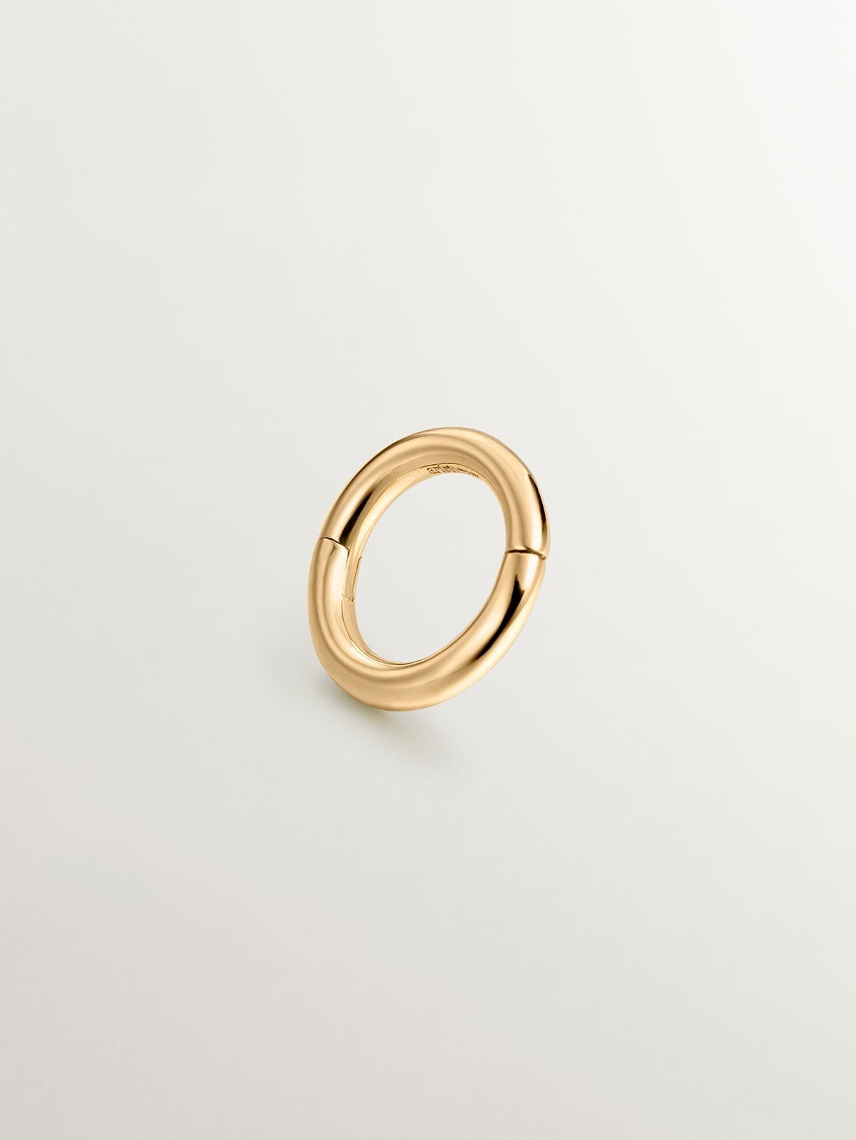Pendiente de aro pequeño individual de oro amarillo de 18K