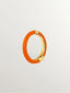 Pendiente individual de aro mediano de oro amarillo de 9K con esmalte naranja