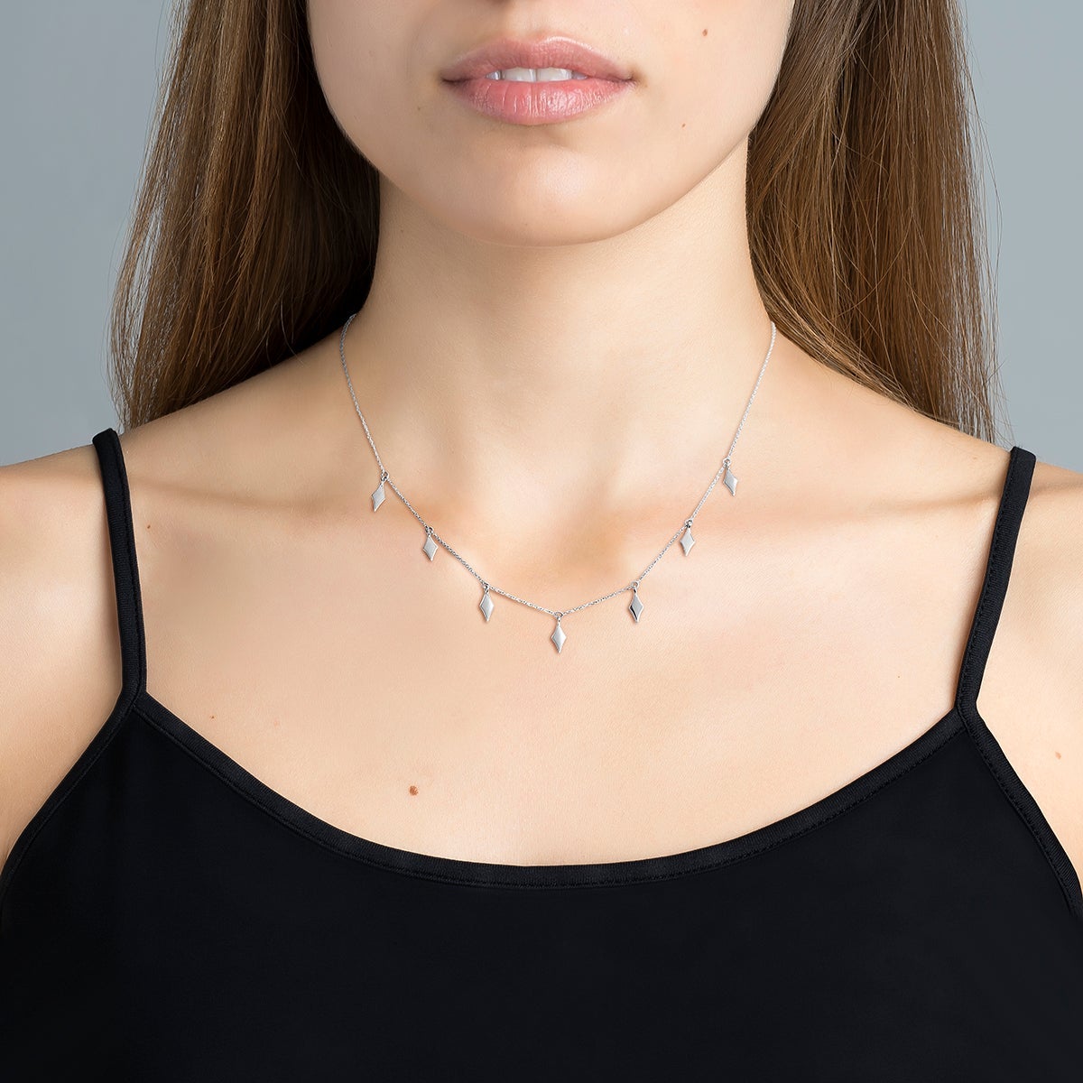 Collar de oro blanco de 9K con colgantes geométricos