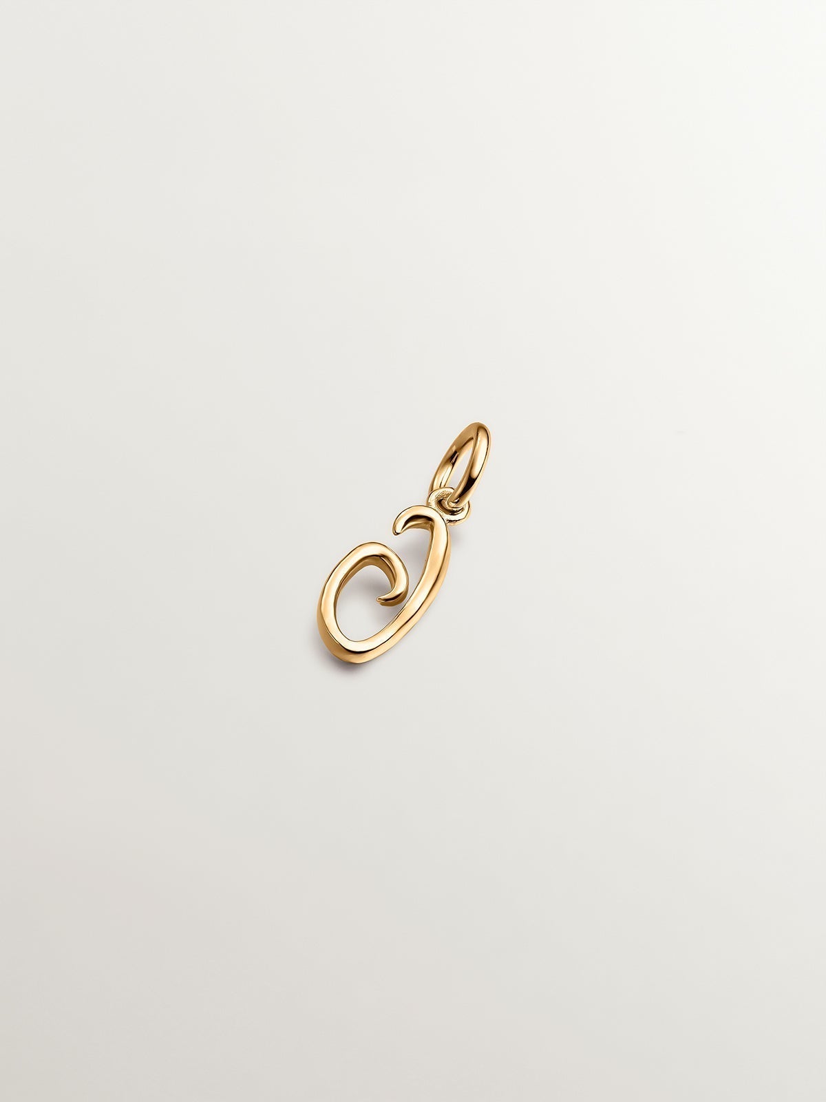 Charm de plata 925 bañada en oro amarillo de 18K con inicial G