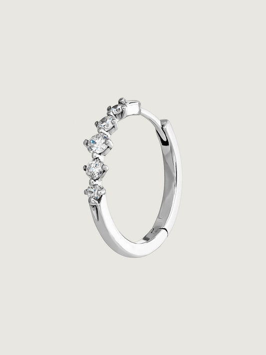 Pendiente individual de aro de oro blanco de 18k con diamantes 0,016 cts
