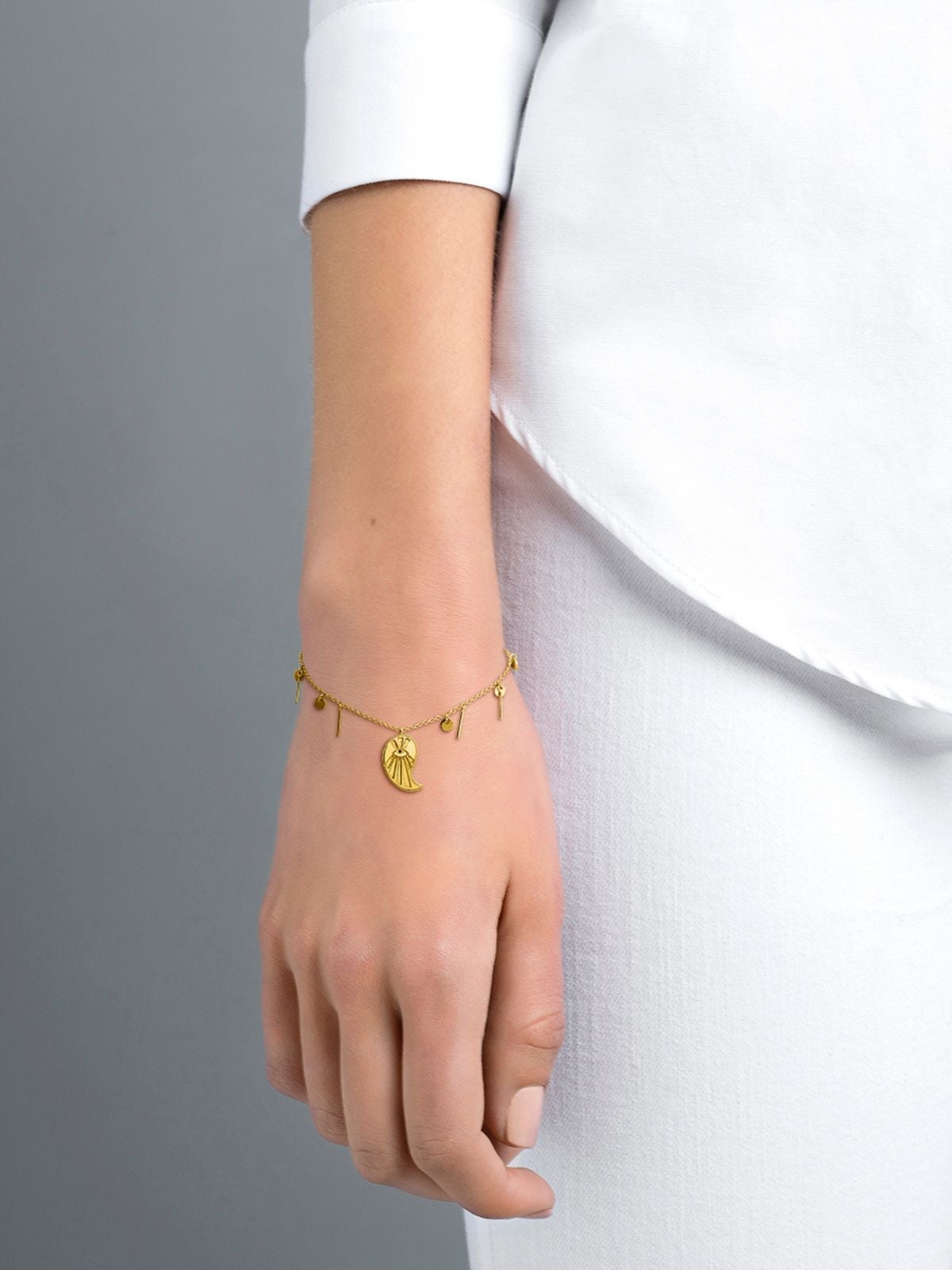 Pulsera de plata 925 bañada en oro amarillo de 18K con espinelas negras