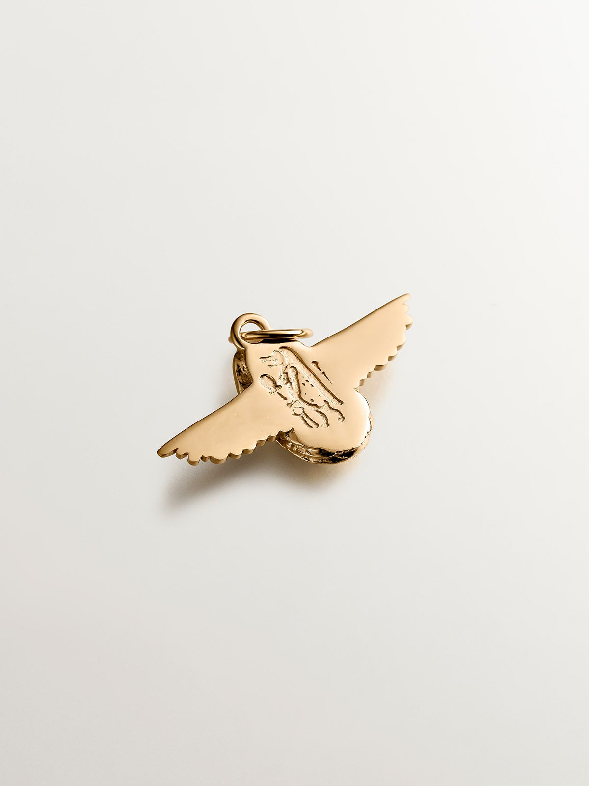 Charm de plata 925 bañada en oro amarillo de 18K con escarabajo egipcio