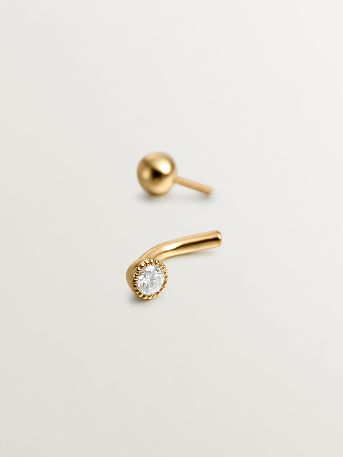 Piercing rook de oro amarillo de 18K con diamante
