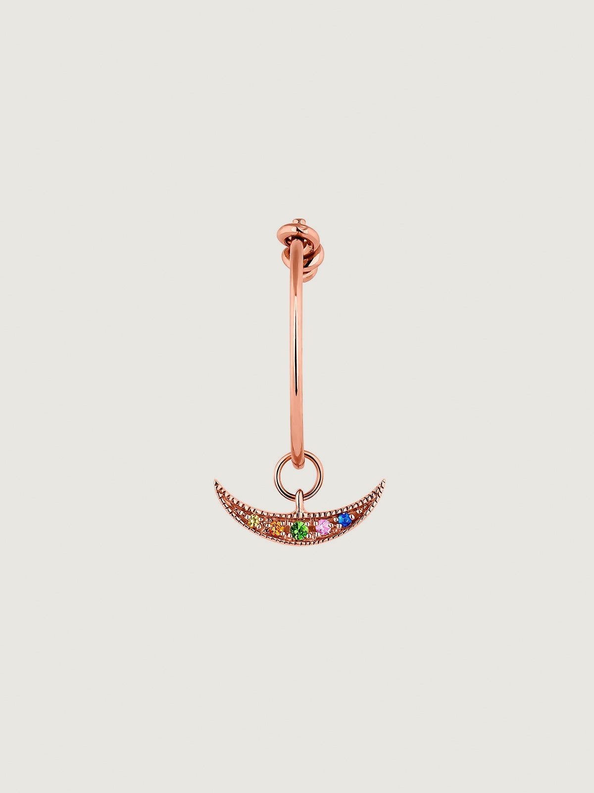 Pendiente individual de aro de oro rosa de 9K con luna de zafiros multicolor